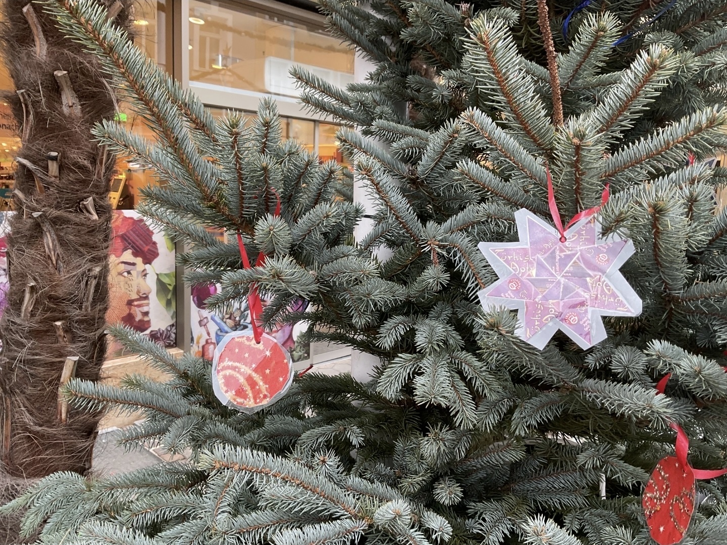 Weihnachtsbaum schmücken